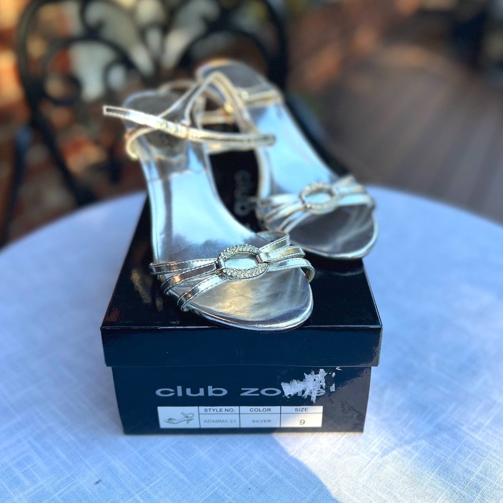 Women's Club Zone Silver dress sandal size 9